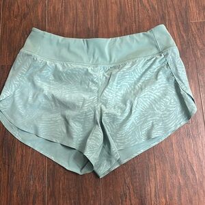 Athleta Run With It Printed 3.5” Shorts